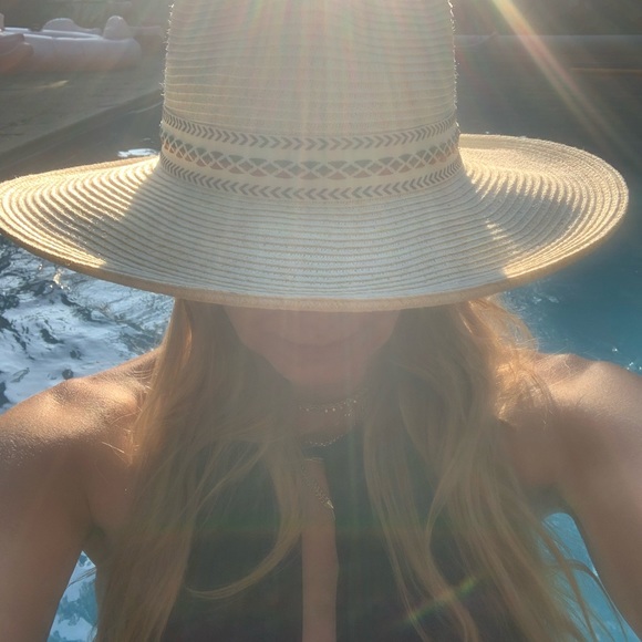 Meet your Posher, Melissa - Picture 6 of 6